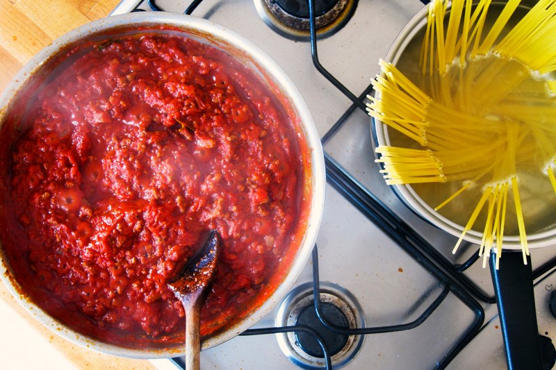 sunday gravy tomato sauce pasta pot